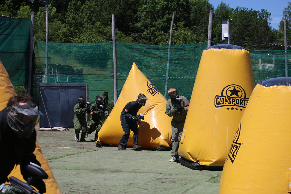 le Turf avec de mineurs et adultes